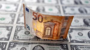 Dollar Smashes Euro Following Surprise Tariff Ruling — Experts Warn More to Come