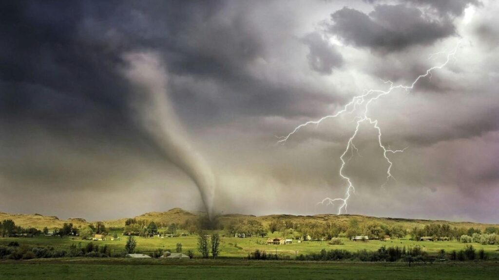 Shocking Tornado Outbreak Hits Colorado & Kansas — Next Target Revealed 1 Shocking Tornado Outbreak Hits Colorado & Kansas — Next Target Revealed