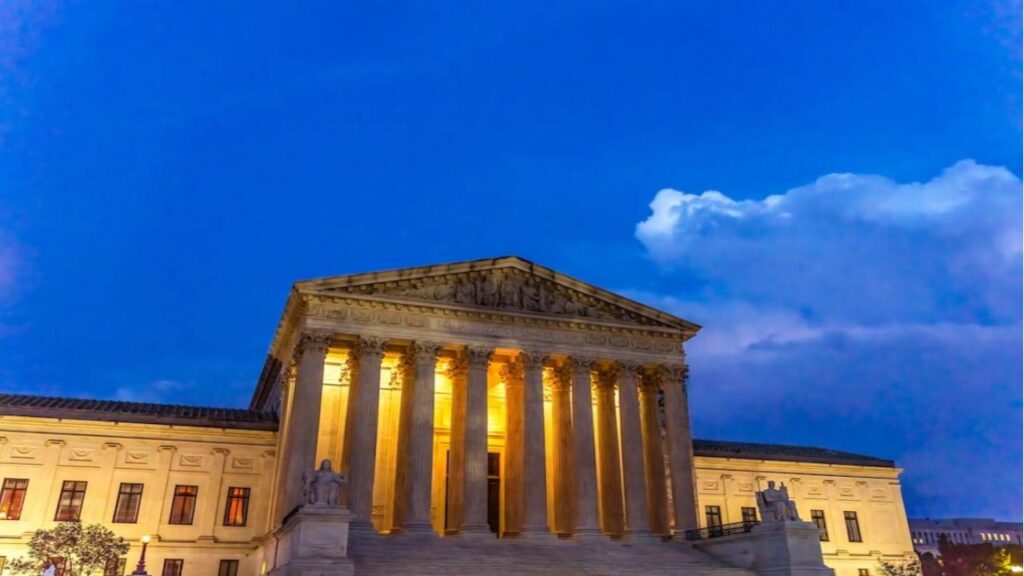 Trump Wins Big: Supreme Court Backs His Move to Strip Protections from Venezuelans 1 Trump Wins Big: Supreme Court Backs His Move to Strip Protections from Venezuelans