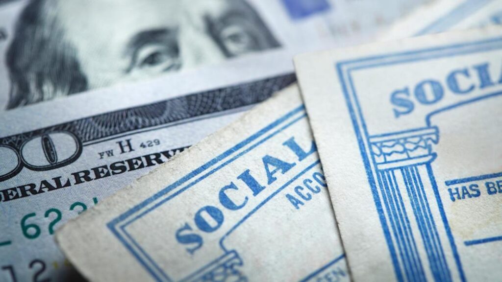 8 Silent Social Security Traps Retirees Fall Into Without Even Realizing It