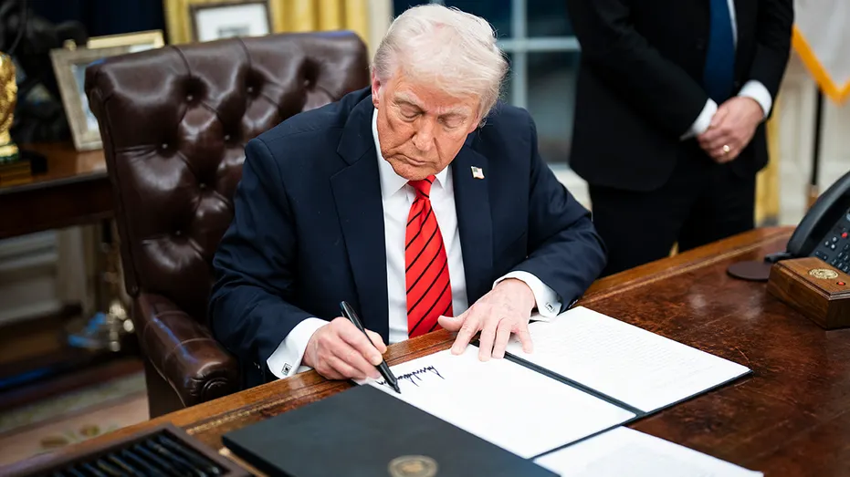 BREAKING: Appeals Court Shocks Nation by Overturning Ruling on Trump’s Controversial Tariffs! 2 Appeals court stays ruling that blocked Trump's tariffs