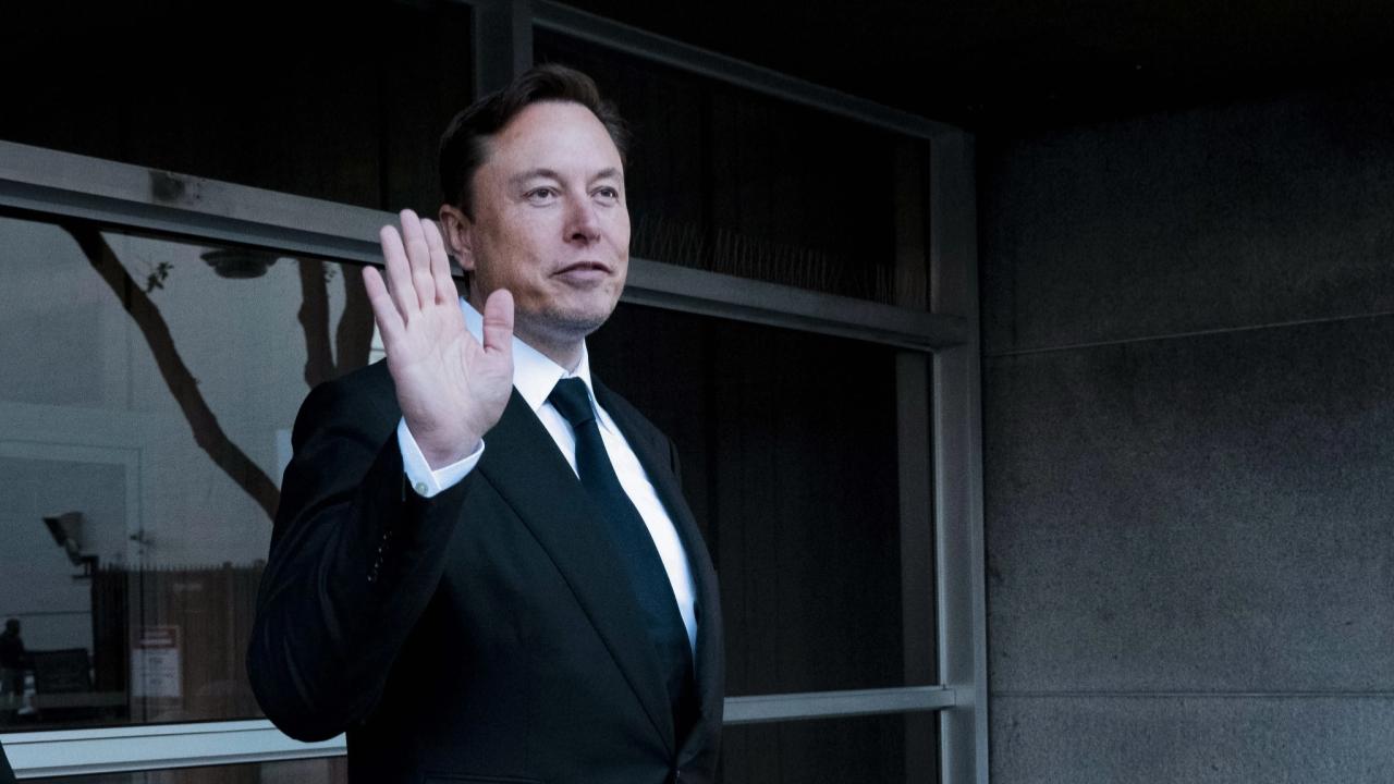 Elon Musk and Other Billionaires Pay THIS in Social Security Taxes—The Numbers Will Shock You!