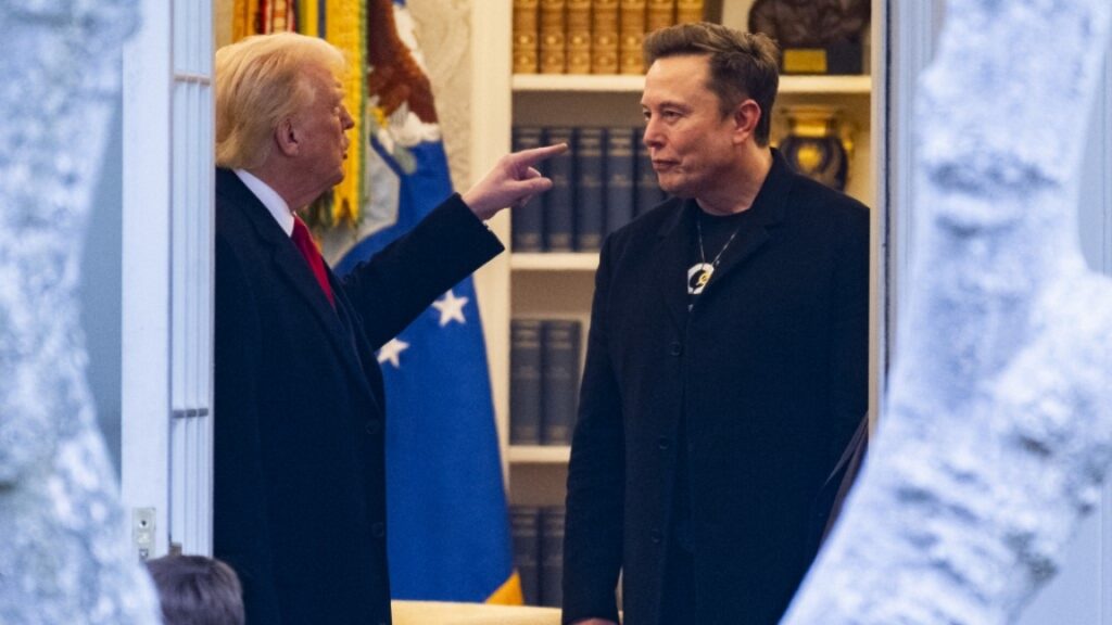 Trump vs. Musk: Billionaire Titans Clash in a Public Showdown No One Saw Coming 2 Trump vs. Musk: Billionaire Titans Clash