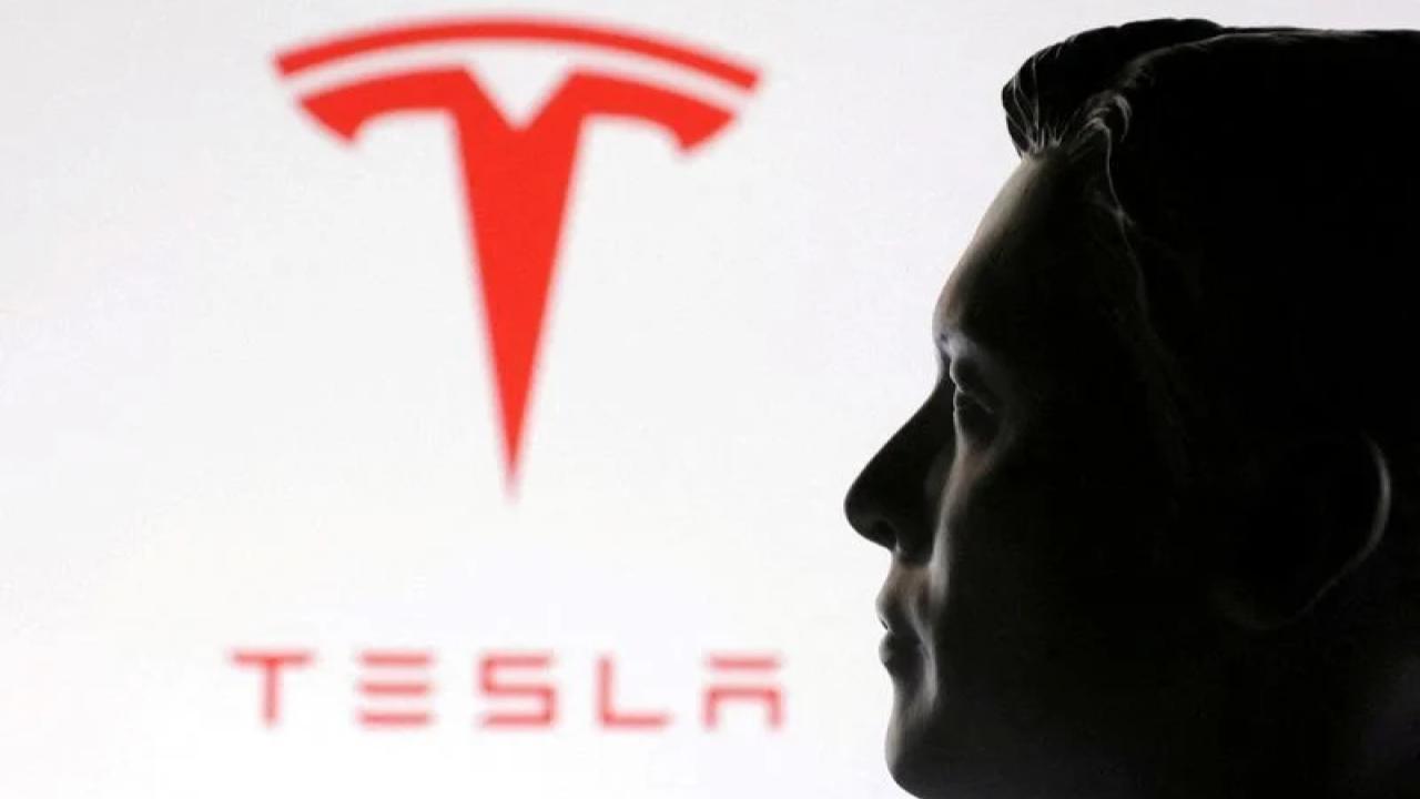 Tesla Climbs After Brutal $152B Selloff—But Is a Trump-Musk Fallout Inevitable?