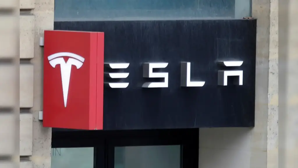 Tesla's Robotaxi Service Is Almost Here—But Is It Ready for the Future? 2 Tesla tiptoes into long-promised robotaxi service