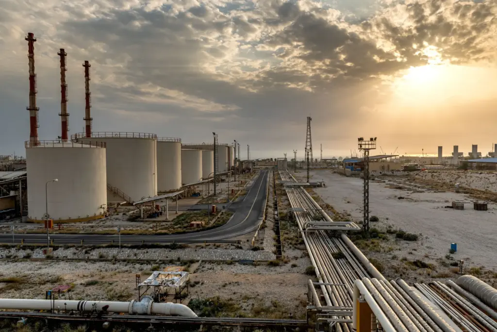 Trump Shocks World With Stunning Reversal on China‑Iran Oil Deal—What’s He Really Planning? 2 Trump Baffles With Sudden U-Turn on China Buying Iranian Oil