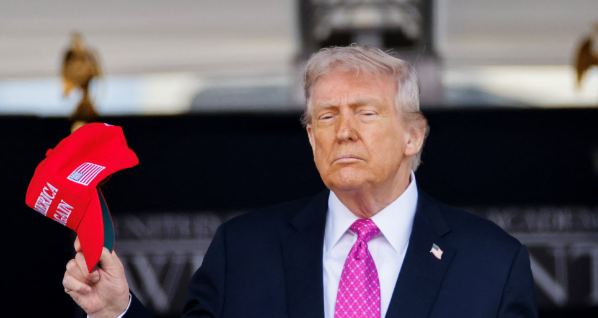 Trump Faces Furious MAGA Backlash After Controversial Strikes on Iran – What’s Next? 2 Trump faces backlash from Maga base after strikes on Iran