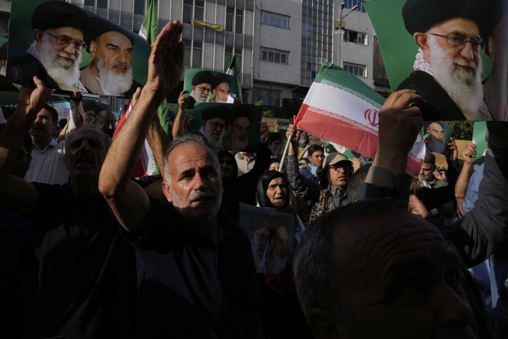 Trump Eyes Iran 'Regime Change' Amid Unclear Fallout from U.S. Military Strikes 2 Trump floats Iran ‘regime change’ even as the true impact of US strikes is far from clear