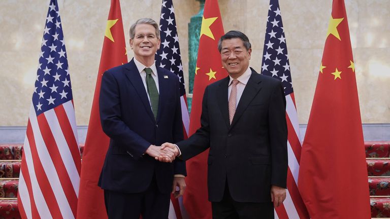 US Stock Futures Dip as US-China Trade Deal Awaits Final Presidential Sign-Off: What’s Next? 2 US-China trade agreement