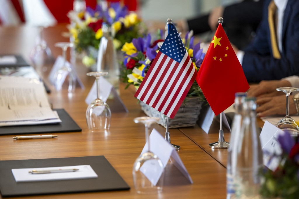 Trump Drops Bombshell: U.S. and China to Resume High-Stakes Trade Talks in London Monday 2 US and China set for trade talks in London on Monday