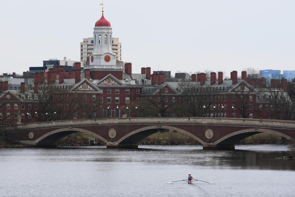 White House Turns Up the Heat on Harvard: What’s at Stake in the Explosive Negotiations 2 With stakes high, White House pushes negotiations with Harvard
