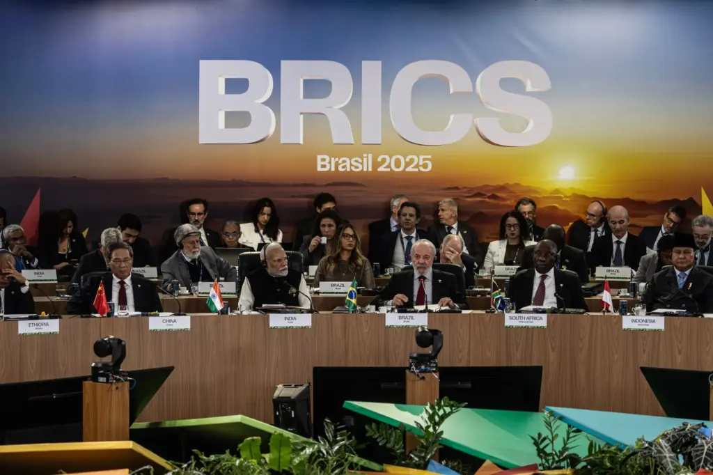 Trump vs. BRICS: China’s Explosive Reaction to New Tariff Sparks Global Tension 2 China Fires Back After Trump Threatens 10% Tariff on BRICS Allies