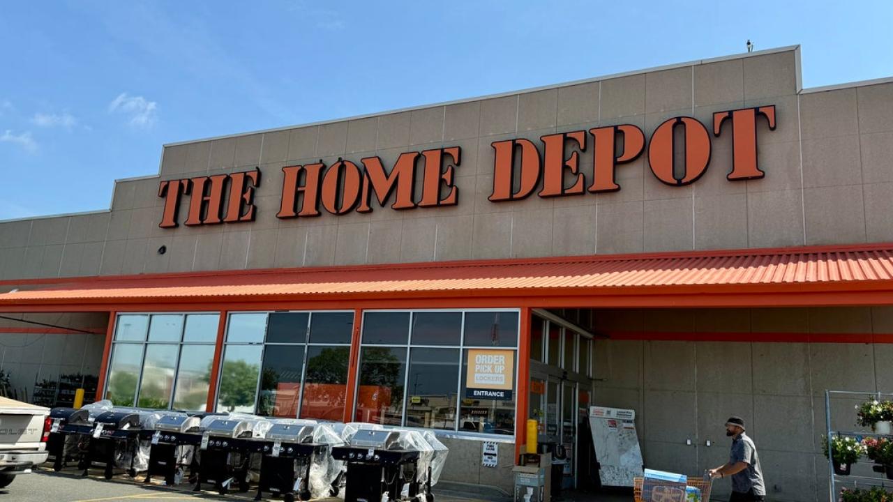 U.S. Citizen Demands $1M After Shocking Arrest for Filming Immigration Raid at Home Depot